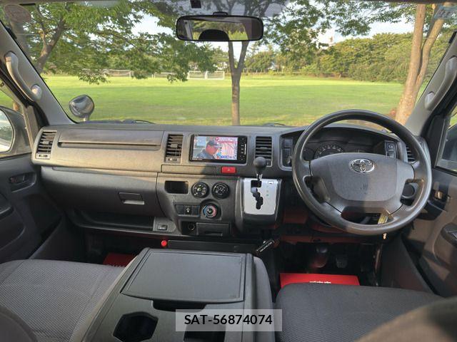 Toyota HIACE VAN 2014-07 8207796-11
