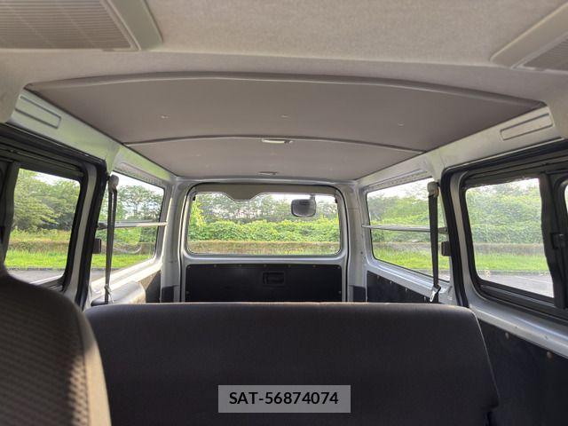 Toyota HIACE VAN 2014-07 8207796-15