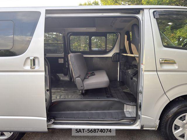 Toyota HIACE VAN 2014-07 8207796-16