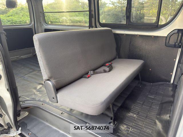 Toyota HIACE VAN 2014-07 8207796-17
