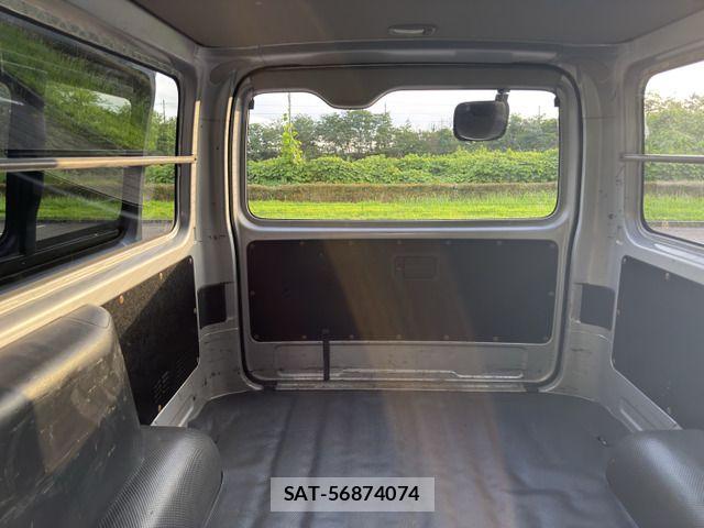 Toyota HIACE VAN 2014-07 8207796-18
