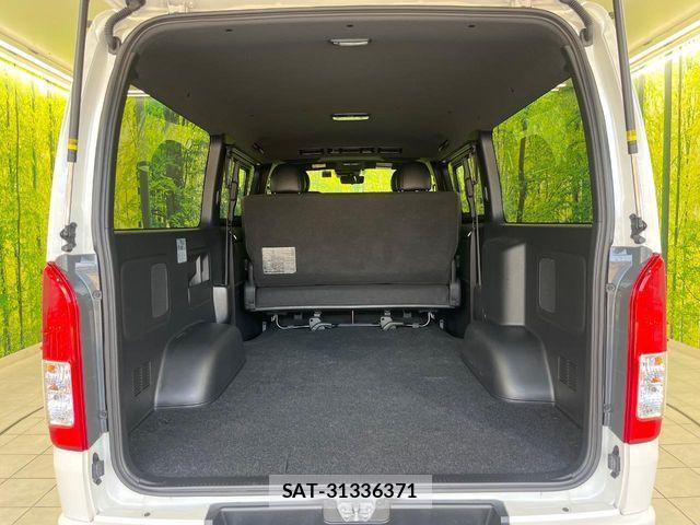 Toyota HIACE VAN 2025-06 8207787-9