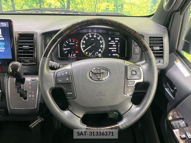 Toyota HIACE VAN 2025-06 8207787-10