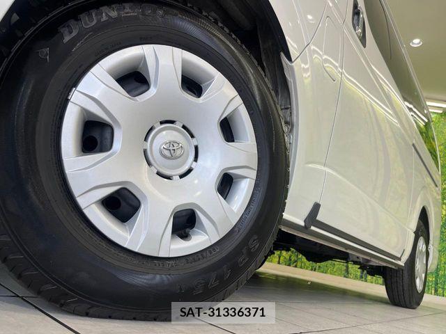 Toyota HIACE VAN 2025-06 8207787-12