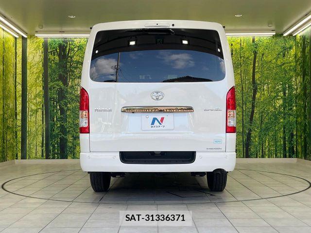 Toyota HIACE VAN 2025-06 8207787-14