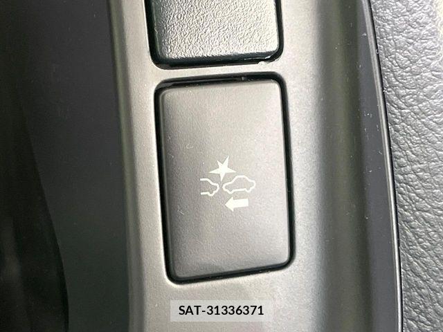Toyota HIACE VAN 2025-06 8207787-4