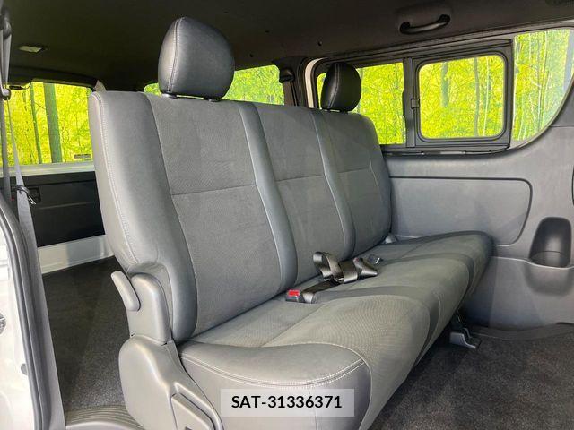 Toyota HIACE VAN 2025-06 8207787-8