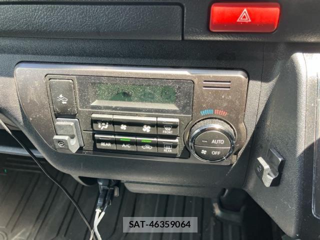 Toyota HIACE VAN 2021-01 8230268-23