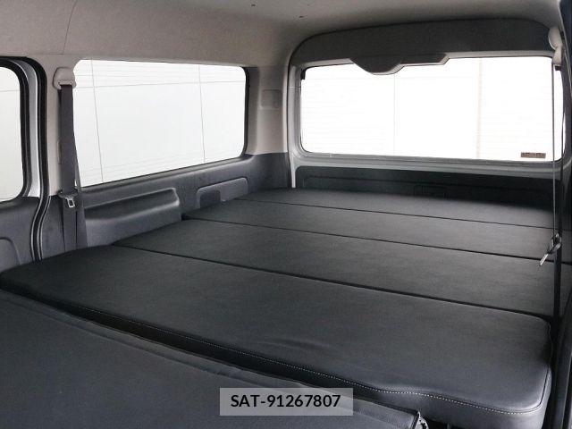 Toyota HIACE VAN 2022-01 8230266-10