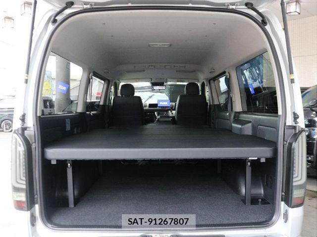 Toyota HIACE VAN 2022-01 8230266-11