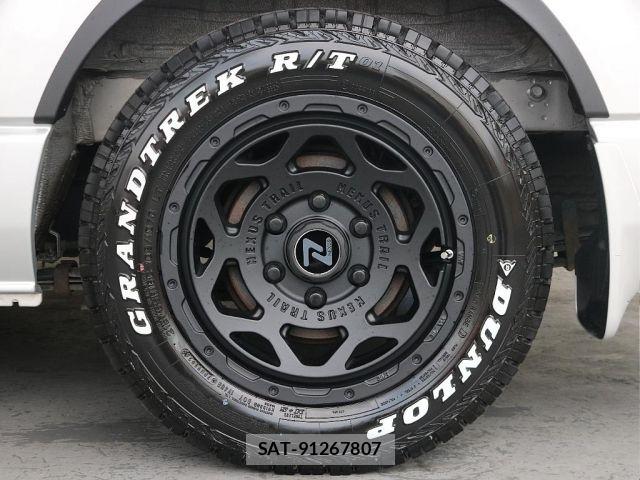 Toyota HIACE VAN 2022-01 8230266-13