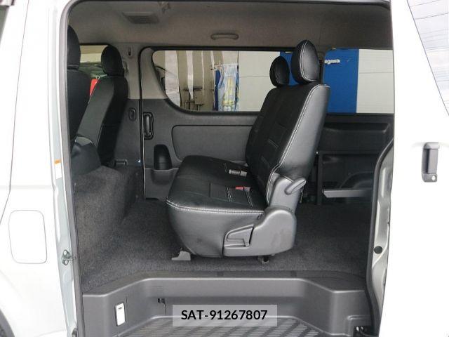Toyota HIACE VAN 2022-01 8230266-7