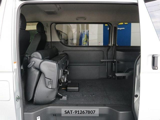 Toyota HIACE VAN 2022-01 8230266-8