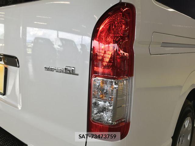 Toyota HIACE VAN 2025-03 8245357-26