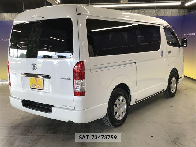 Toyota HIACE VAN 2025-03 8245357-3
