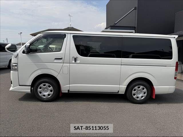 Toyota HIACE VAN 2025-04 8245356-13