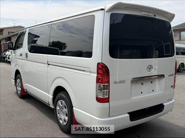 Toyota HIACE VAN 2025-04 8245356-15