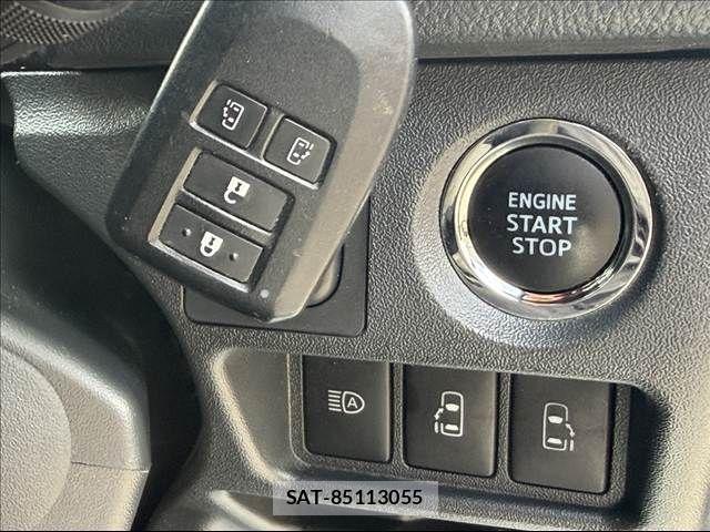 Toyota HIACE VAN 2025-04 8245356-16
