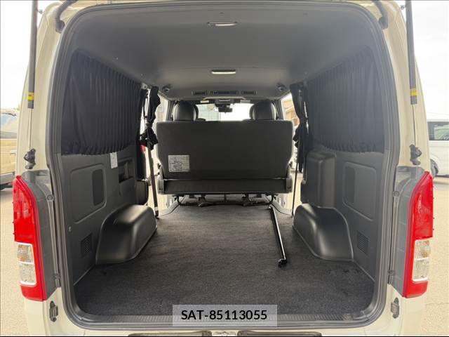 Toyota HIACE VAN 2025-04 8245356-19