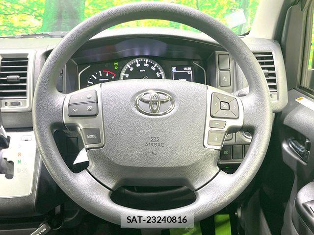 Toyota HIACE VAN 2025-06 8245353-11
