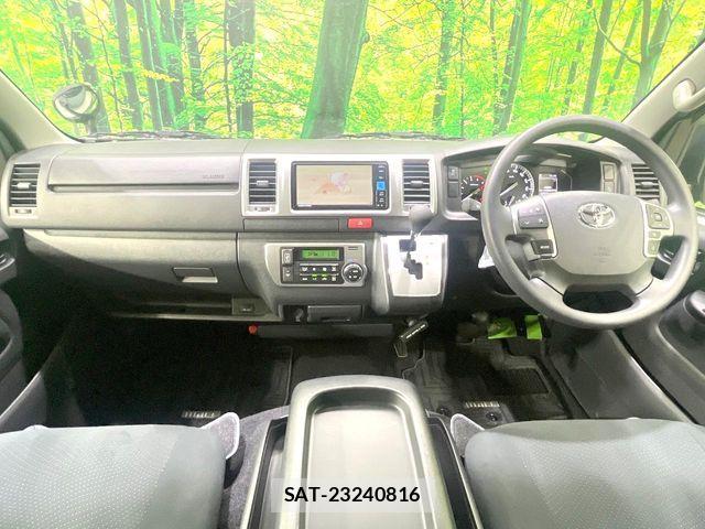 Toyota HIACE VAN 2025-06 8245353-1