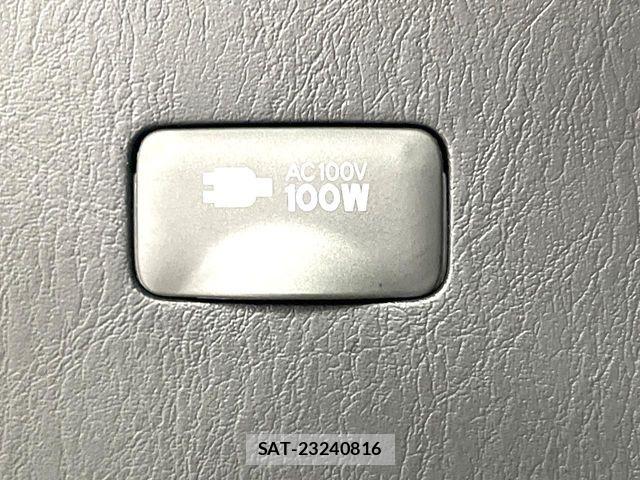 Toyota HIACE VAN 2025-06 8245353-5