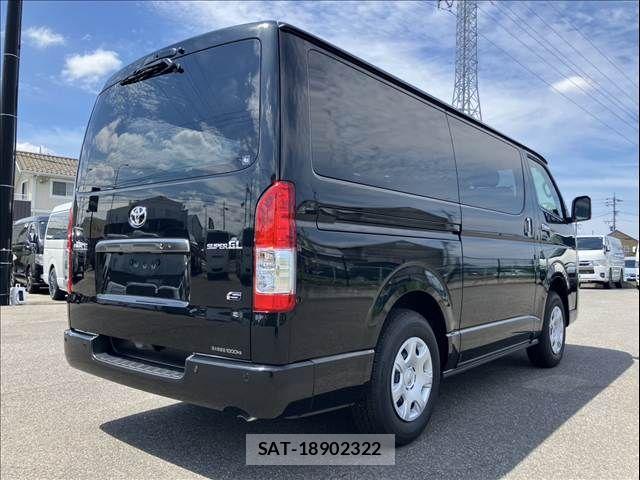 Toyota HIACE VAN 2025-04 8245354-14