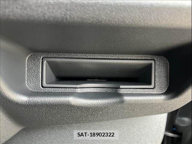 Toyota HIACE VAN 2025-04 8245354-18