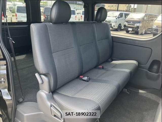Toyota HIACE VAN 2025-04 8245354-7