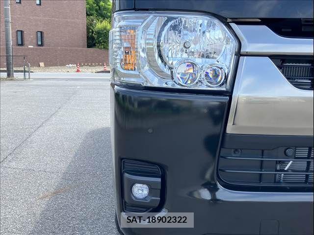 Toyota HIACE VAN 2025-04 8245354-8