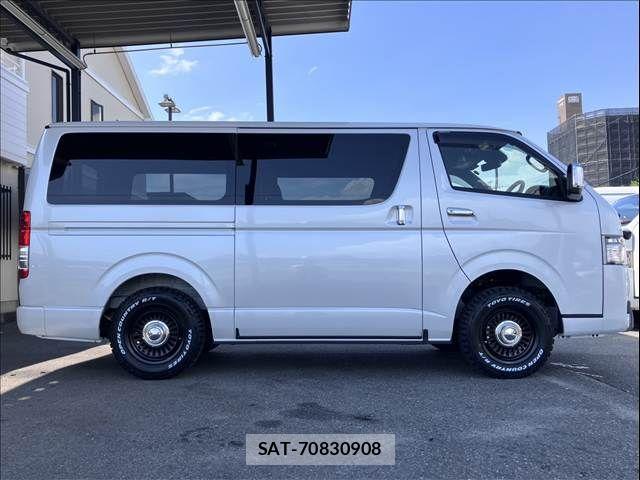 Toyota HIACE VAN 2026-02 8245350-12