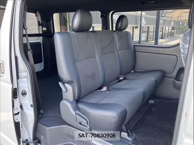 Toyota HIACE VAN 2026-02 8245350-7