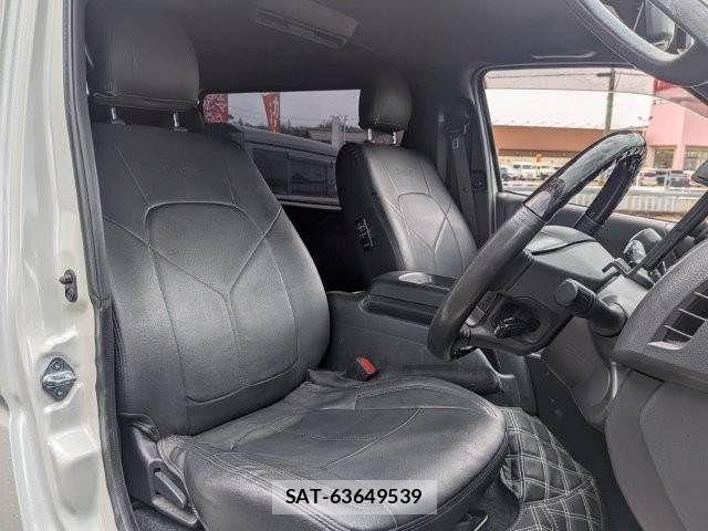 Toyota HIACE VAN 2020-08 8245361-11