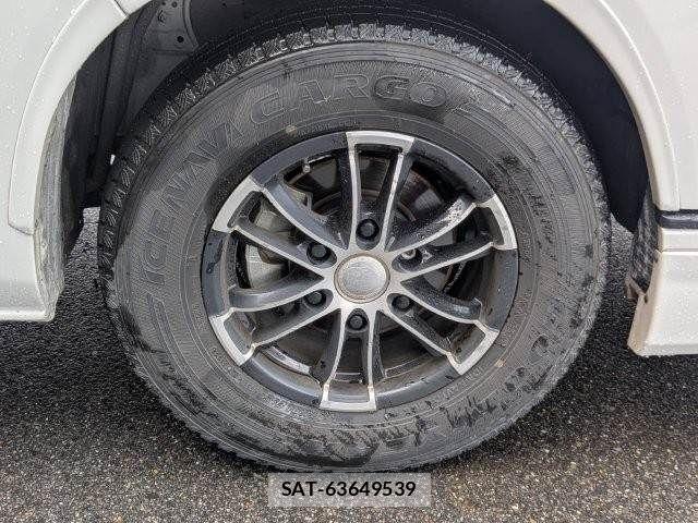 Toyota HIACE VAN 2020-08 8245361-17