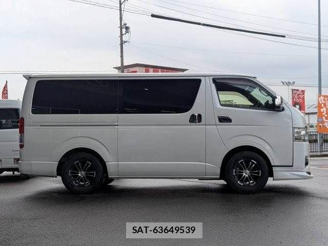 Toyota HIACE VAN 2020-08 8245361-20
