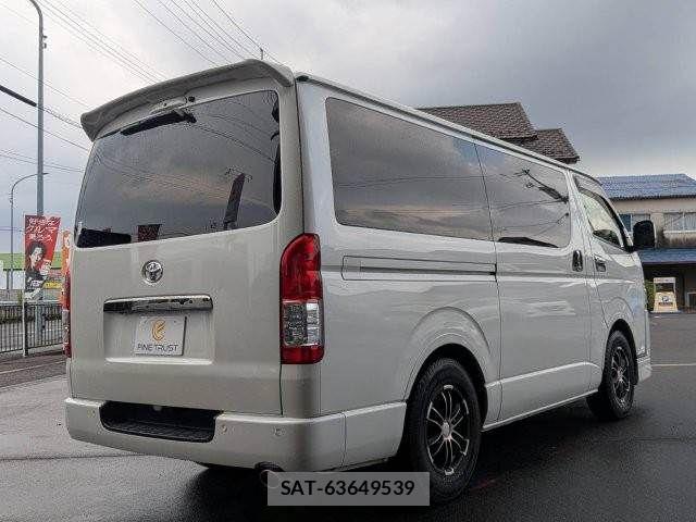 Toyota HIACE VAN 2020-08 8245361-21