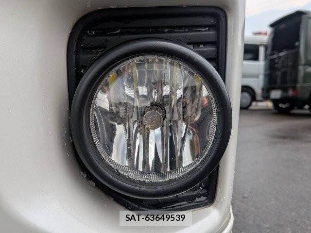 Toyota HIACE VAN 2020-08 8245361-27