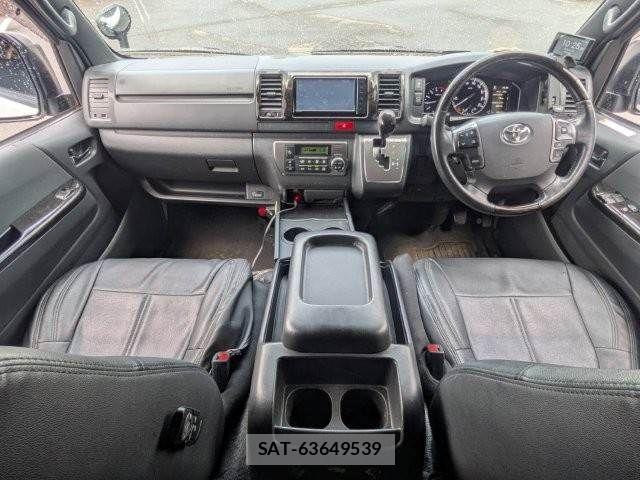 Toyota HIACE VAN 2020-08 8245361-2