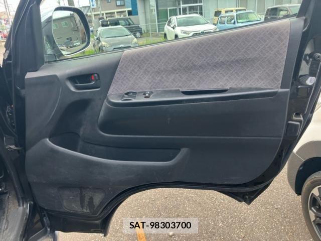 Toyota HIACE VAN 2009-10 8245365-12