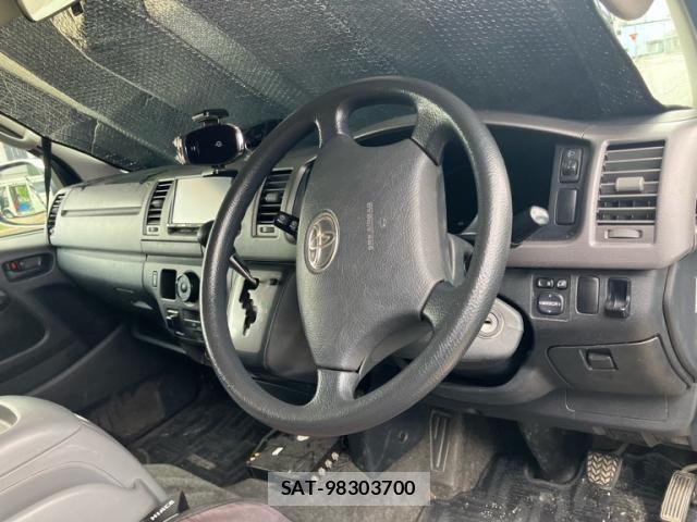 Toyota HIACE VAN 2009-10 8245365-13