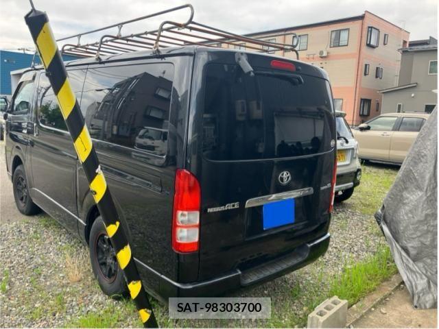 Toyota HIACE VAN 2009-10 8245365-3
