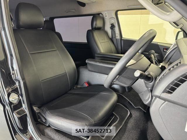 Toyota HIACE VAN 2014-06 8245363-9