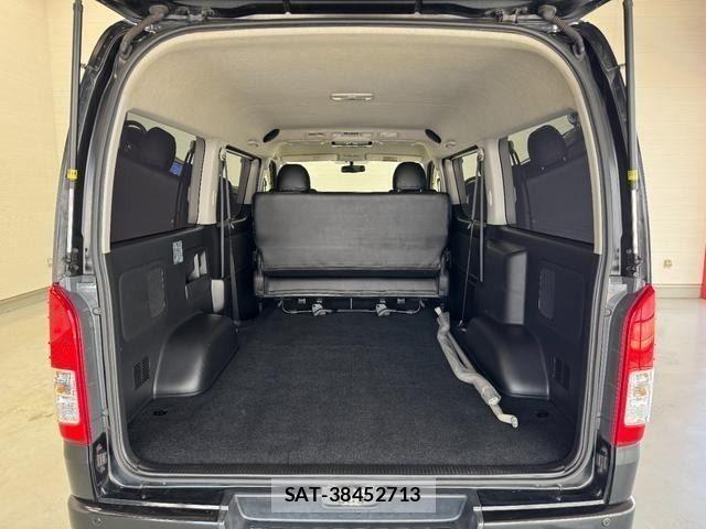 Toyota HIACE VAN 2014-06 8245363-11