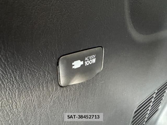 Toyota HIACE VAN 2014-06 8245363-24
