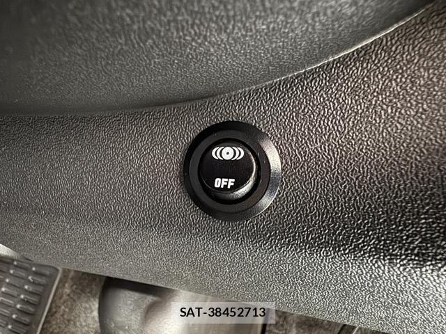 Toyota HIACE VAN 2014-06 8245363-25