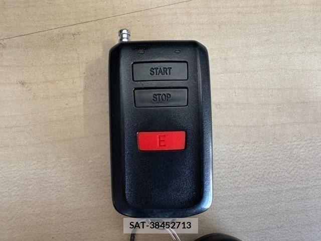 Toyota HIACE VAN 2014-06 8245363-28
