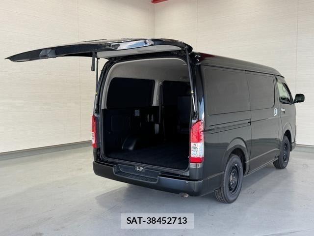Toyota HIACE VAN 2014-06 8245363-7