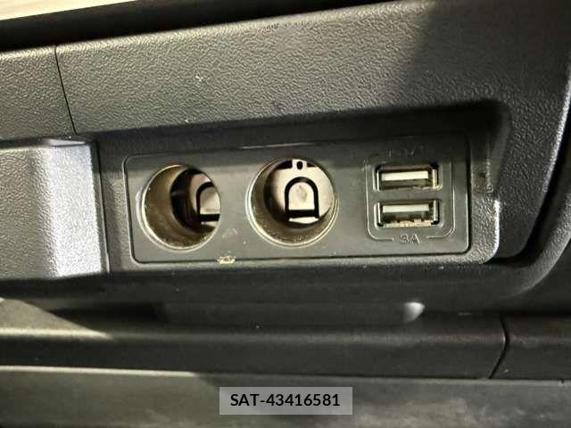 Toyota HIACE VAN 2018-06 8245360-13
