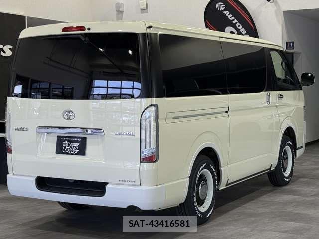 Toyota HIACE VAN 2018-06 8245360-2