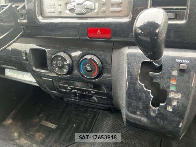Toyota HIACE VAN 2004-12 8245366-18